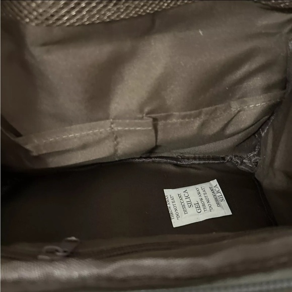 grey travel amenity/makeup bag with pockets - Picture 9 of 11